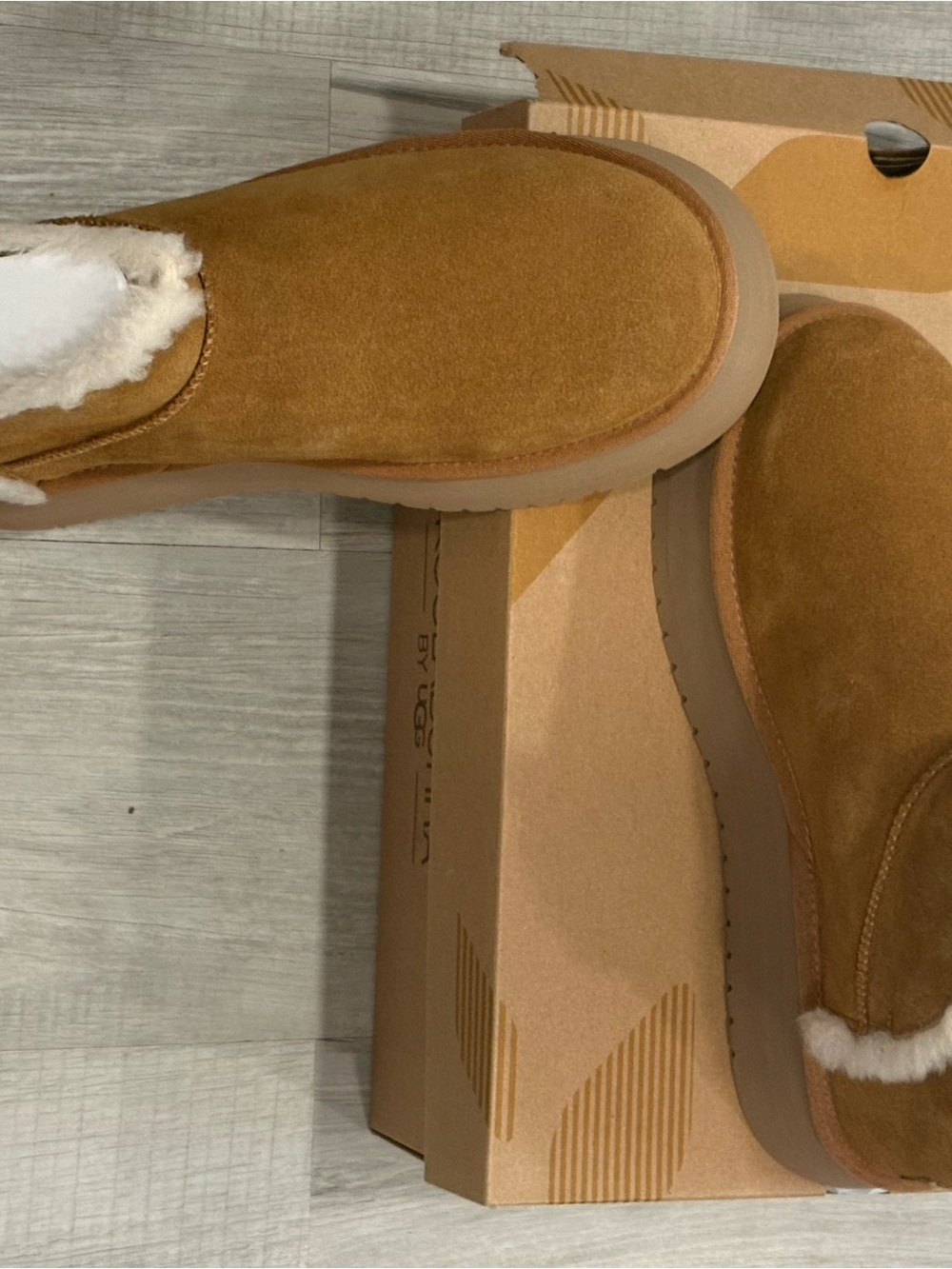 Cozy Suede Shearling-Lined Slippers in Chestnut. Size 10 BNWT